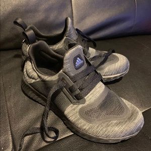 Like new women’s adidas size 6